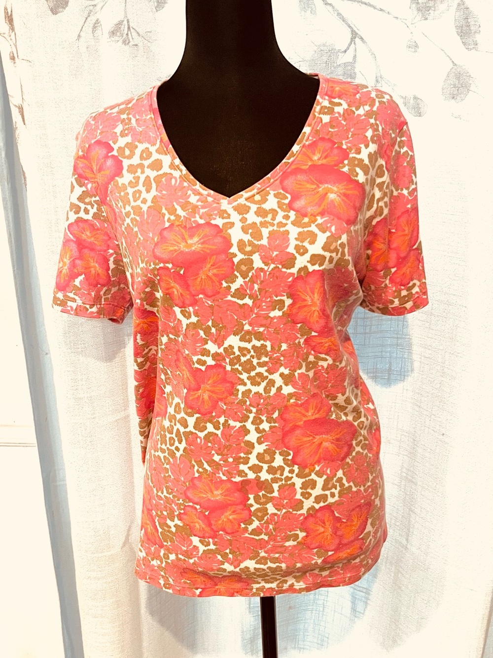 🌺 Falls Creek XL Pink & Coral Floral Olive/Tan Leopard Print V-Neck Stretch Top